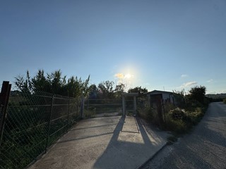 Magazzino in Vendita a Fermo, 150'000€, 138 m²