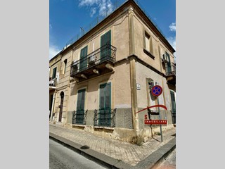 Casa Semi Indipendente in Affitto a Noto, 600€, 90 m²