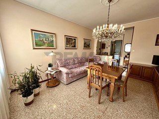 Trilocale in Vendita a Costa Volpino, 98'000&euro;, 90 m²