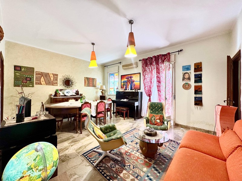 Appartamento in Vendita a Partinico, 115'000€, 189 m²