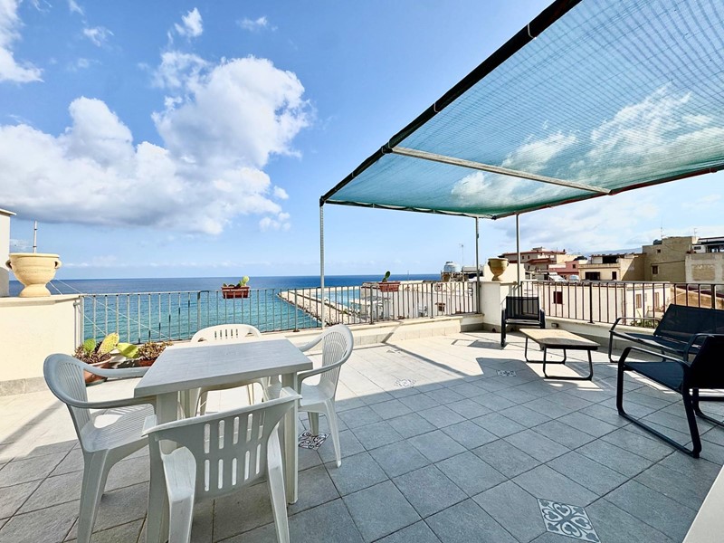 Casa Indipendente in Vendita a Balestrate, 650'000€, 450 m²