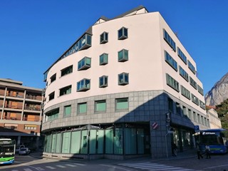Ufficio in Vendita a Lecco, 158'000€, 77 m²
