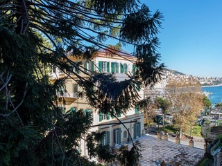 Appartamento in Vendita a Napoli, 890'000€, 250 m²