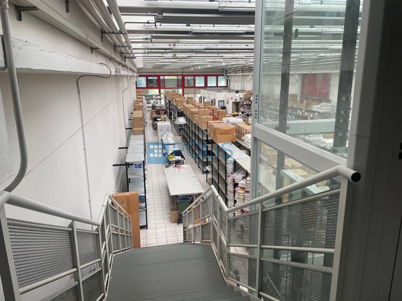 Capannone in Affitto a Padova, 5'500€, 1100 m²