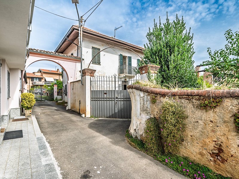 Casa Indipendente in Vendita a Rivalta di Torino, 245'000€, 300 m²
