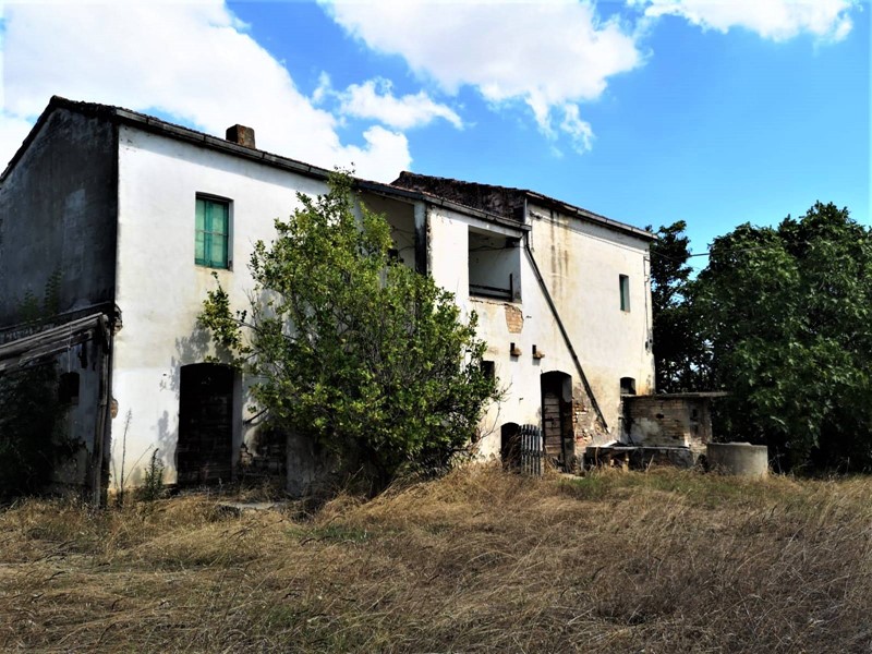 Villa in Vendita a Corropoli, 68'000&euro;, 200 m²