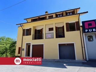Casa Indipendente in Vendita a Castelraimondo, 347'000&euro;, 935 m²