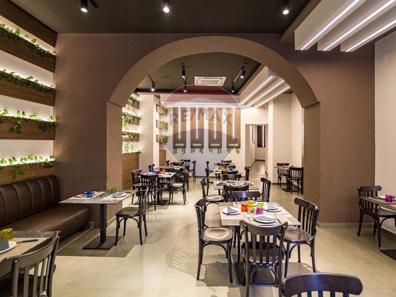 Attività commerciale in Vendita a Palermo, 110'000€, 150 m²