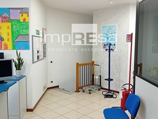 Ufficio in Vendita a Montebelluna, 85'000€, 100 m²