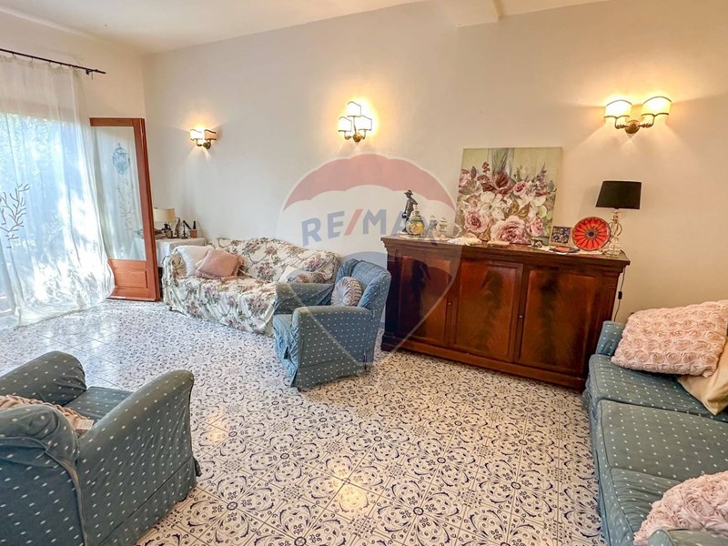 Villetta a schiera in Vendita a Sperlonga, 470'000€, 190 m²
