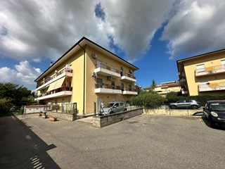Appartamento in Vendita a Barcellona Pozzo di Gotto, 145'000€, 170 m²