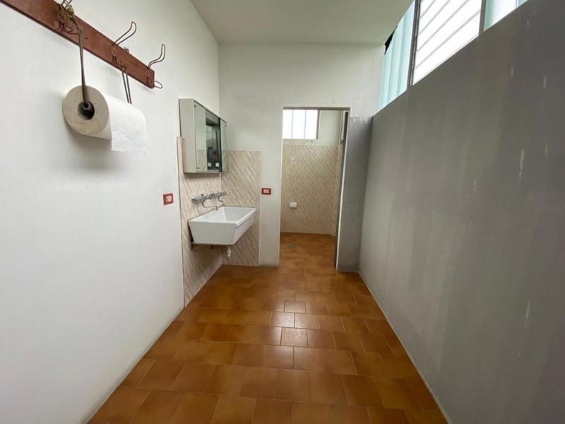 Capannone in Vendita a Garlasco, 200'000€, 500 m²