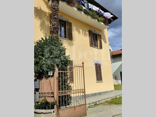 Casa Indipendente in Vendita a Biella, 75'000€, 140 m²
