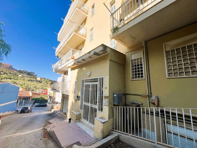Trilocale in Vendita a Agrigento, 70'000&euro;, 100 m²