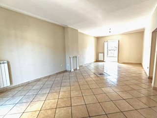 Trilocale in Affitto a Genova, 850€, 96 m², arredato