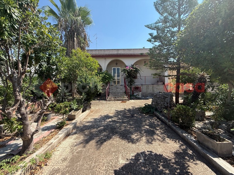 Villa in Vendita a Statte, 120'000€, 80 m²