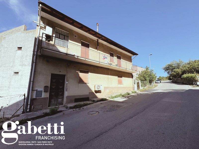 Casa Indipendente in Vendita a Galati Mamertino, 250'000€, 330 m²