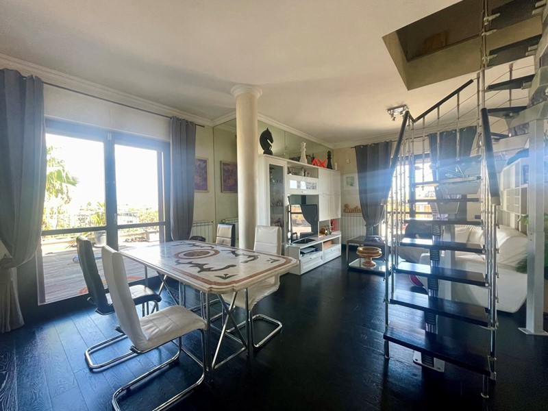 Attico in Vendita a Roma, 369'000€, 117 m²