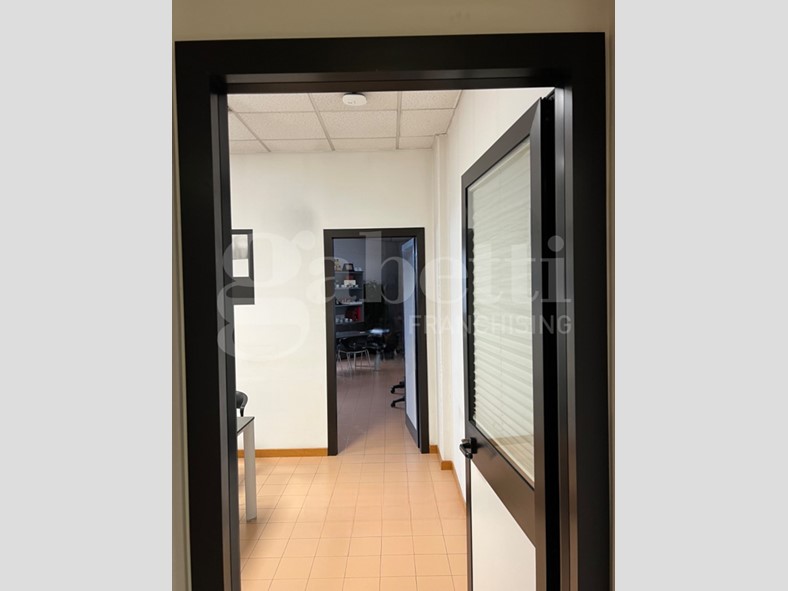 Capannone in Vendita a Mogliano Veneto, 340'000€, 700 m²