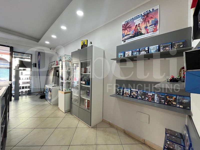 Attività commerciale in Vendita a Piedimonte Matese, 18'000€, 50 m²