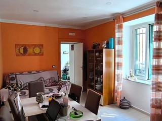 Bilocale in Vendita a Napoli, 175'000€, 65 m²