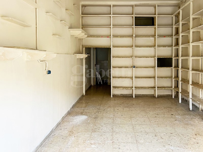 Negozio in Affitto a Napoli, 800€, 35 m²