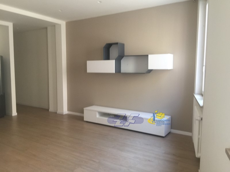 Bilocale in Affitto a Parma, 900€, 70 m²