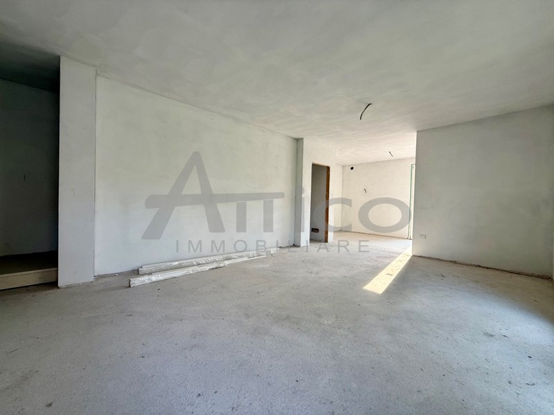 Casa Indipendente in Vendita a Rovigo, zona Granzette, 255'000€, 160 m², con Box
