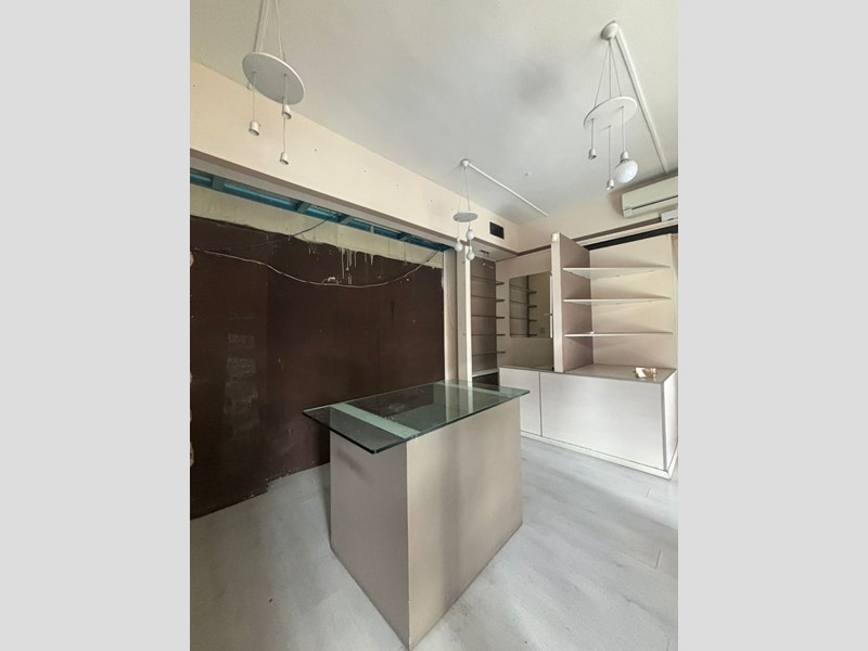 Immobile commerciale in Affitto a Fornovo di Taro, 1'000€, 70 m²