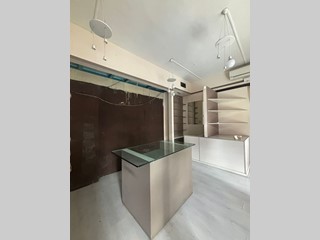 Immobile commerciale in Affitto a Fornovo di Taro, 1'000€, 70 m²