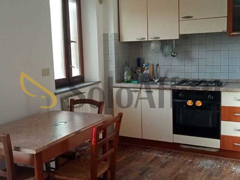 Stanza in Affitto a Macerata, 71 m², arredato