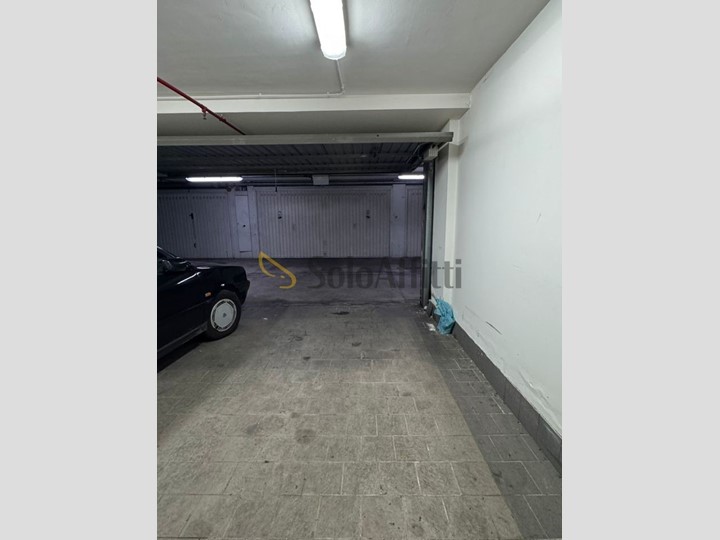 Box in Affitto a Napoli, zona Fuorigrotta, 200€, 12 m²