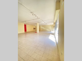 Immobile commerciale in Affitto a Reggio Calabria, 800€, 150 m²