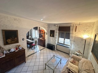 Casa Indipendente in Vendita a Vercelli, 190'000€, 192 m², con Box