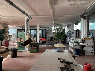 Capannone in Vendita a Capiago Intimiano, 430'000€, 620 m²