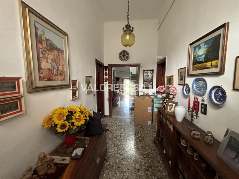 Casa Indipendente in Vendita a Carrara, zona Marina Di Carrara, 410'000€, 230 m²