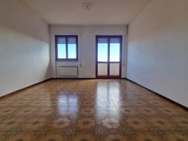Quadrilocale in Vendita a Carrara, zona Marina Di Carrara, 210'000€, 98 m²