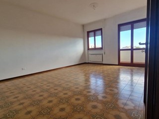 Quadrilocale in Vendita a Carrara, zona Marina Di Carrara, 210'000€, 98 m²