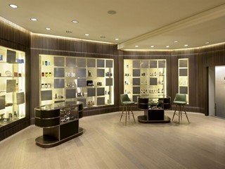 Immobile commerciale in Vendita a Lucca, zona Centro Storico, 460'000€, 150 m²