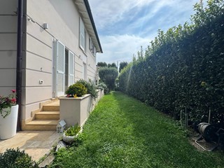 Villa in Vendita a Pietrasanta, 980'000€, 160 m², arredato