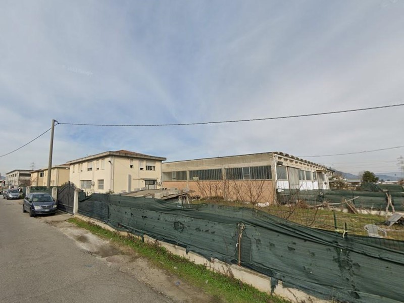 Laboratorio in Vendita a Bientina, 101'250€, 333 m²