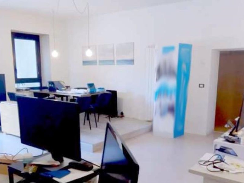 Immobile commerciale in Affitto a Vicopisano, 530€, 76 m²