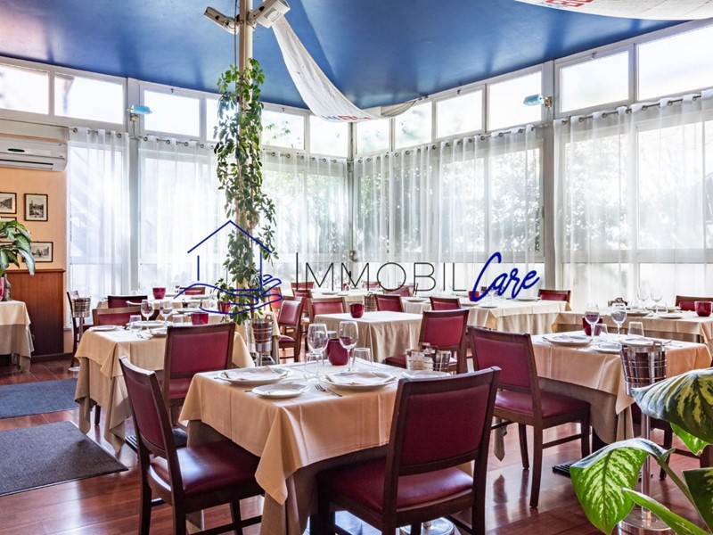 Immobile commerciale in Vendita a Pisa, 365'000€, 214 m²