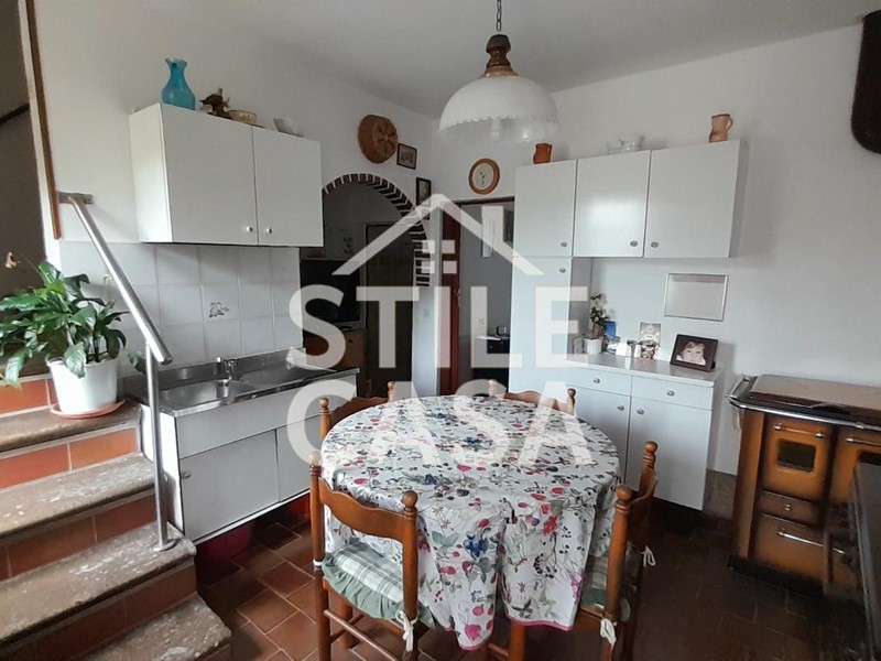 Casa Indipendente in Vendita a Altopascio, zona Badia Pozzeveri, 80'000€, 60 m², arredato