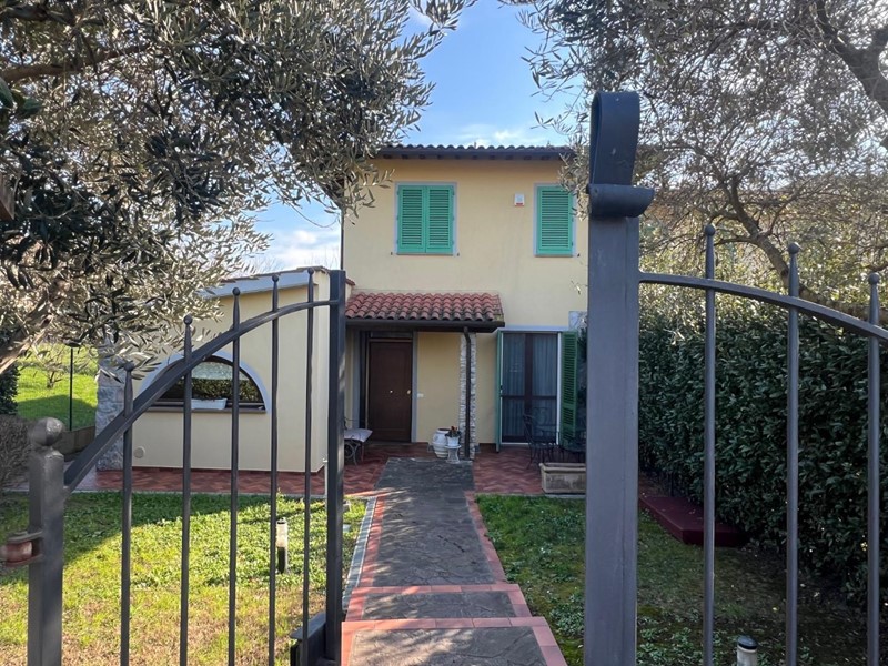 Villetta a schiera in Vendita a Montelupo Fiorentino, 380'000€, 170 m²