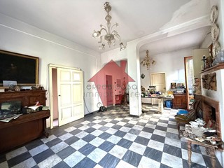 Casa Indipendente in Vendita a Empoli, 380'000€, 200 m², con Box