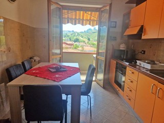 Appartamento in Vendita a Carrara, 158'000€, 90 m², arredato, con Box