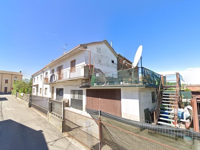 Quadrilocale in Vendita a Corana, zona Ghiaie, 54'349€, 263 m², con Box