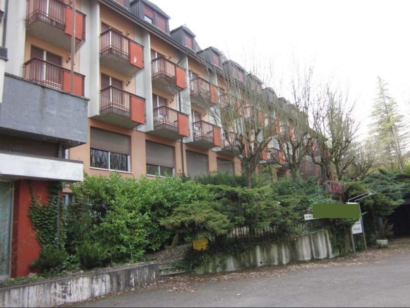 Attività commerciale in Vendita a Godiasco Salice Terme, 1'078'945€, 10660 m²
