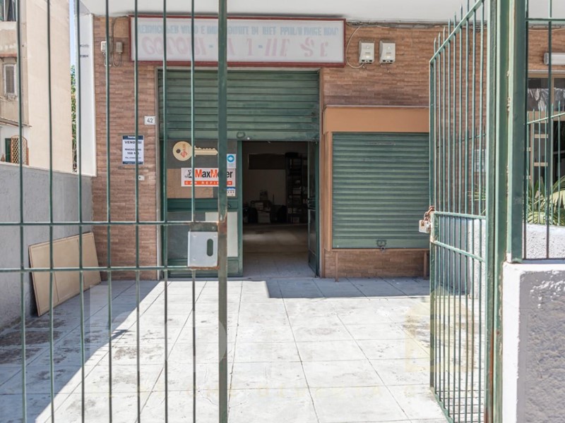 Immobile commerciale in Vendita a Palermo, 84'000€, 166 m²